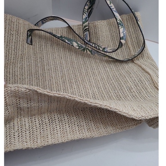 Victoria's Secret Woven Straw Travel Sexy Beach Tote - Picture 8 of 10